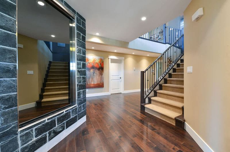 Main level foyer. 