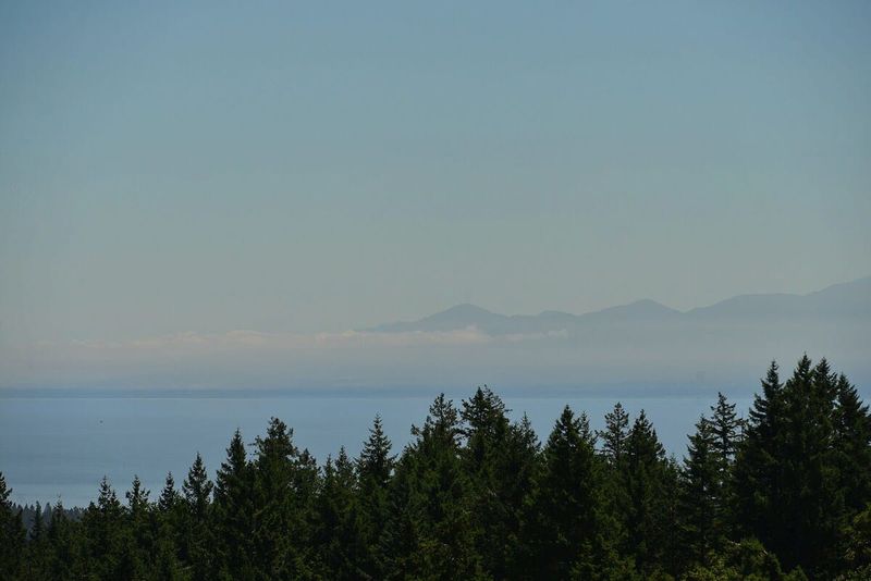 Incredible City, Ocean, and Mountain Views. 