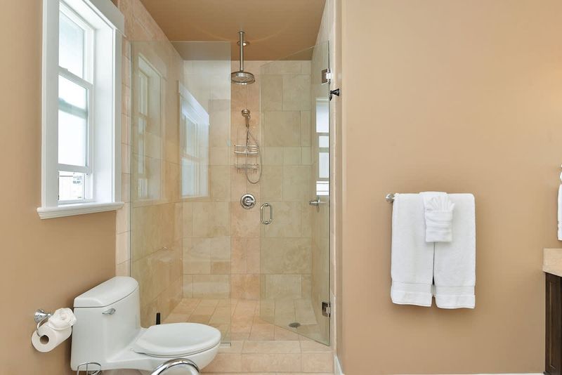 Upper main level Master bedroom ensuite. 