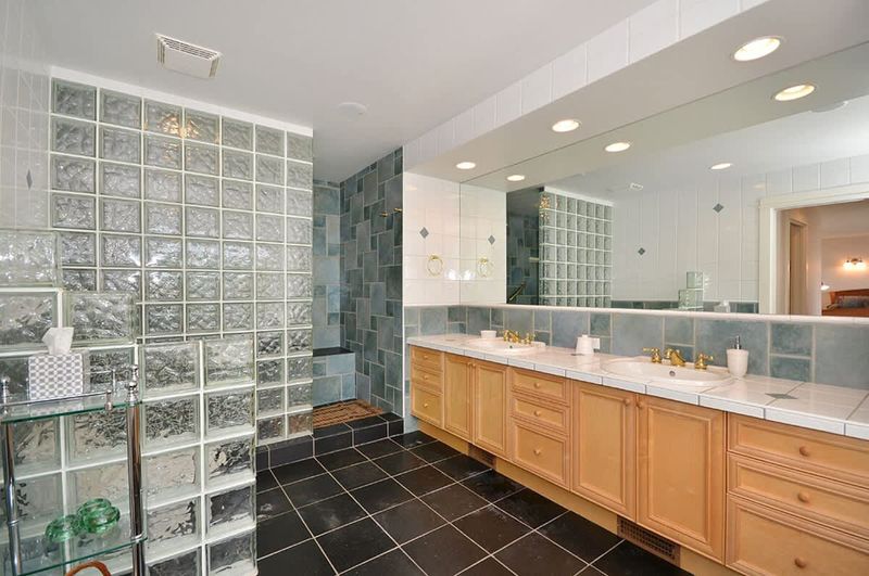 Ensuite bathroom of the master bedroom