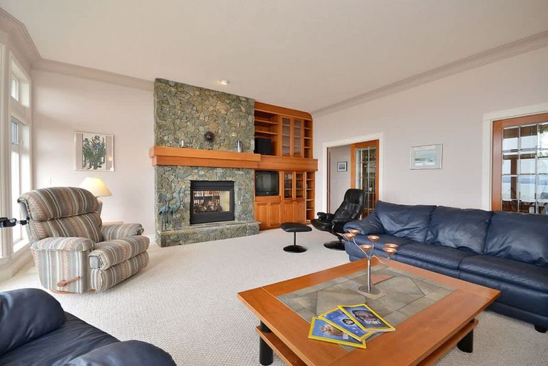 Huge living/entertainment room in the center of the house.