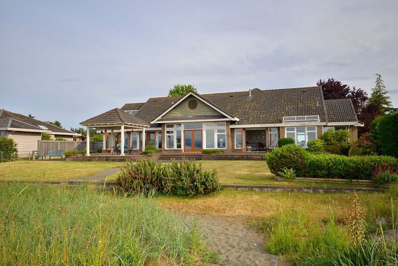 Columbia Beach House