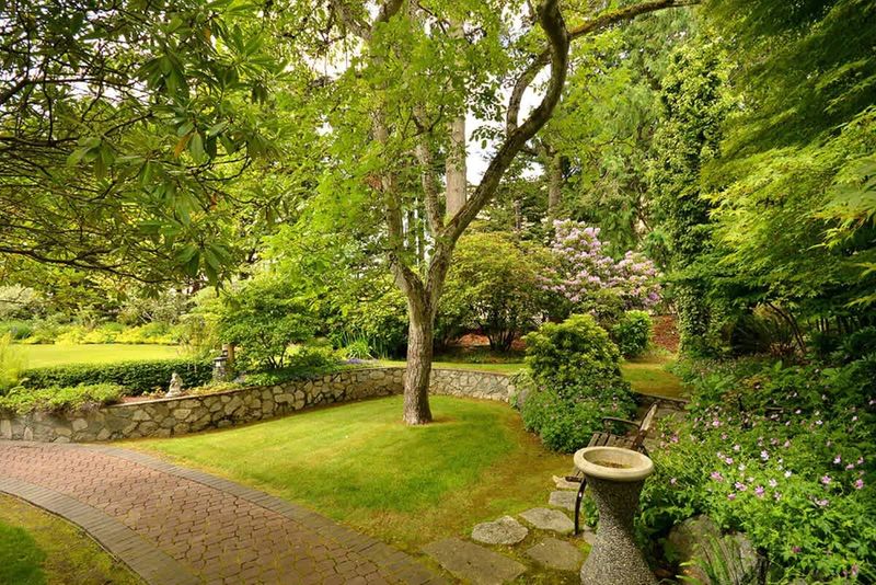 Miraloma gardens