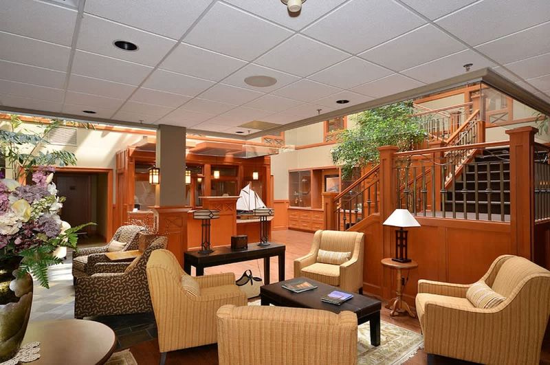 Spacious main floor foyer