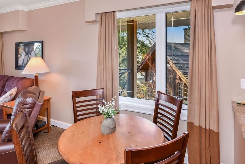 4 person dining space. 