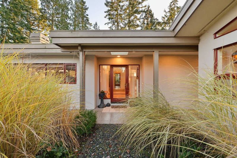 Main entrance to the house.