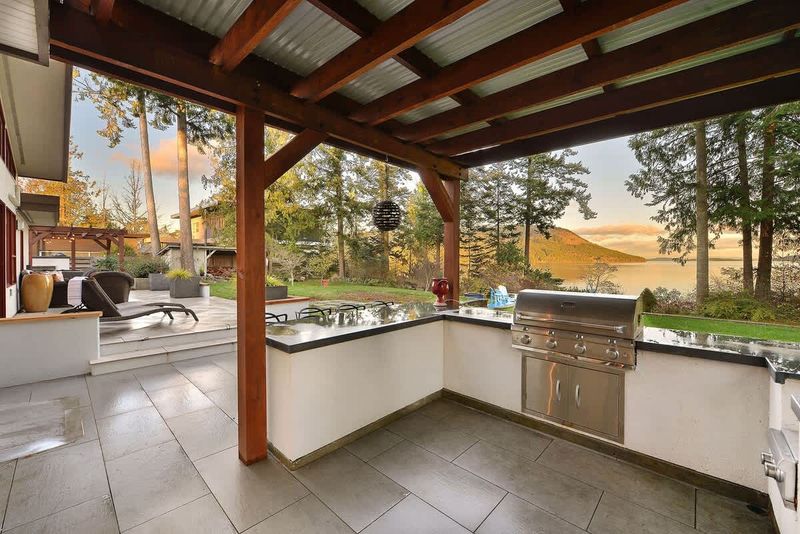 Covered outdoor kitchen for your stay.