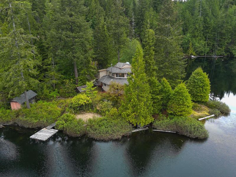North Lake Waterfront Home on the point. 