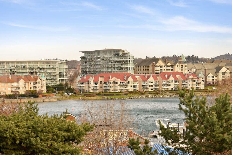 Inner Harbour balcony views. 
