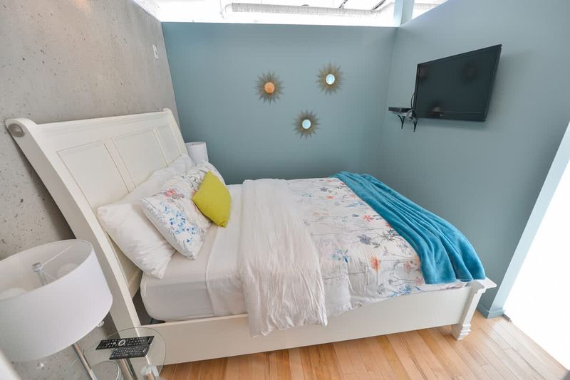 Primary bedroom with queen bed.