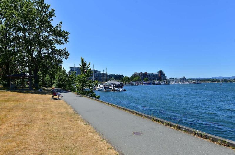 Harbour walk just steps away. 