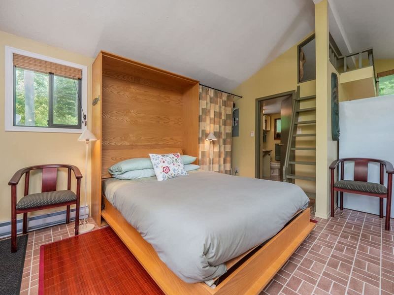 Murphy bed that allows you more space if you wish to close it up.