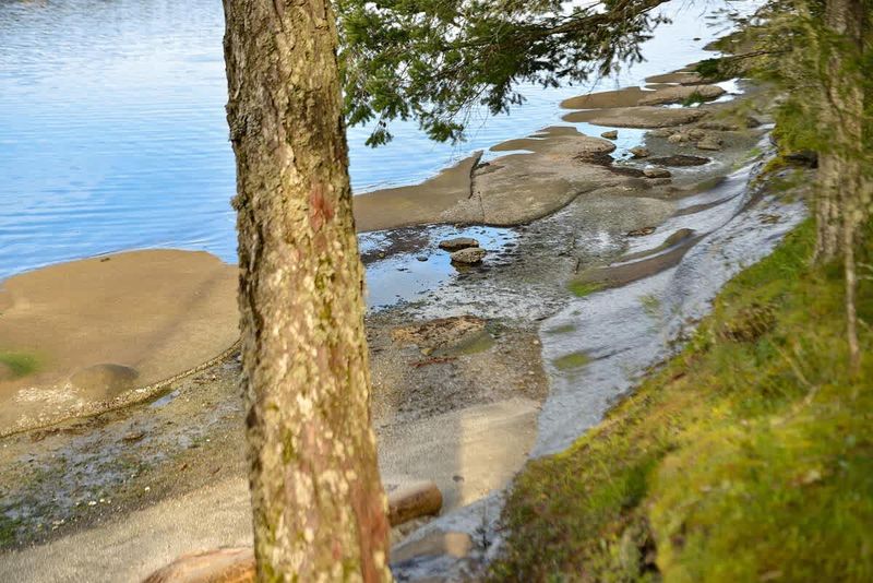Beautiful Cable Bay Trail just a short walk away.