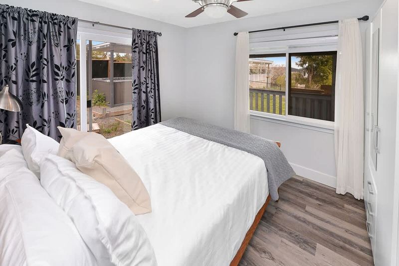 Primary bedroom with queen bed.
