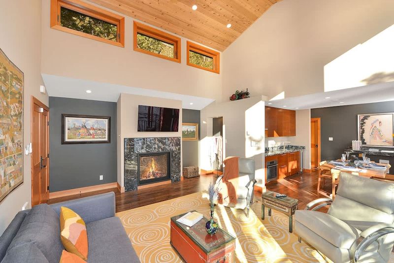 Open plan living with lots of natural light.