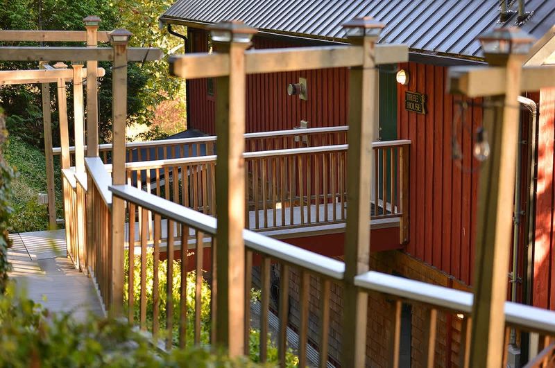 Main entrance walkway to the 2 bedroom Tree House Suite.
