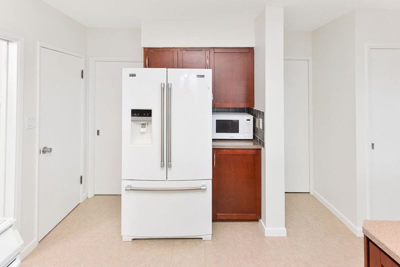 Fully equipped kitchen for the chef in your group.