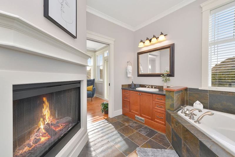 Primary bedroom ensuite on the main floor.
