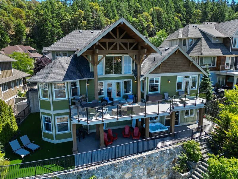 Mount Finlayson View Villa. back, view, and garden terrace side.