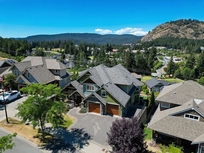 Mount Finlayson View Villa front side.