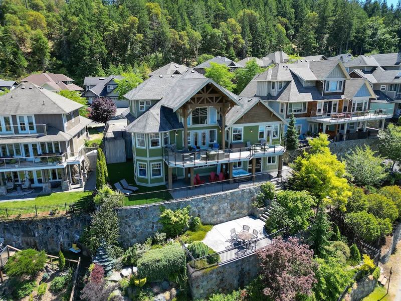 Mount Finlayson View Villa. back, view, and garden terrace side.