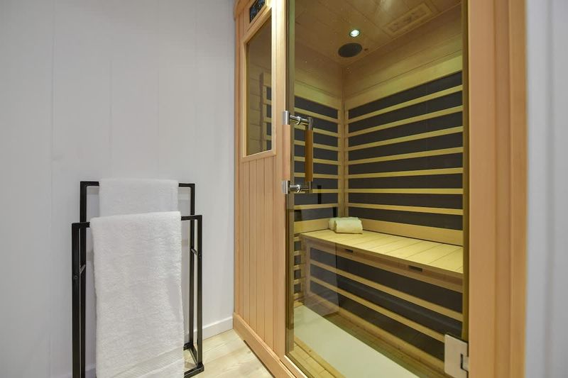 Second private bedroom cottage with king bed has sauna.