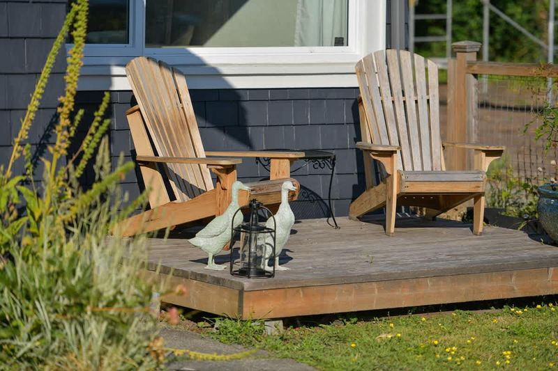 Front yard outdoor living space.