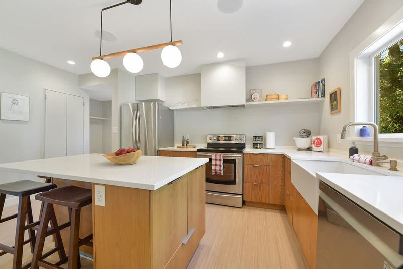 Fully Equipped modern kitchen.