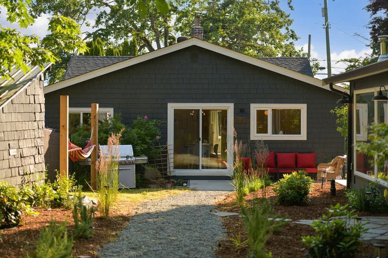 Main cottage backyard patio space.
