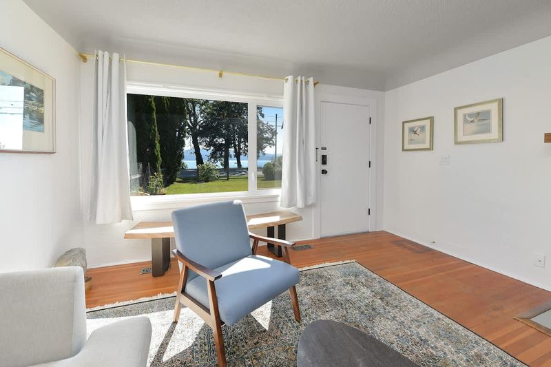 Main cottage living room.