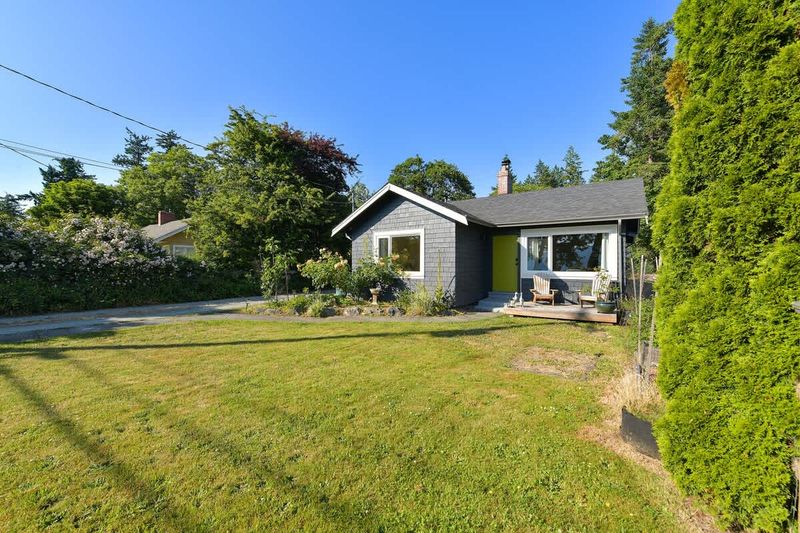 Front of the main cottage.