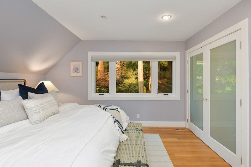 Second bedroom on the upper floor