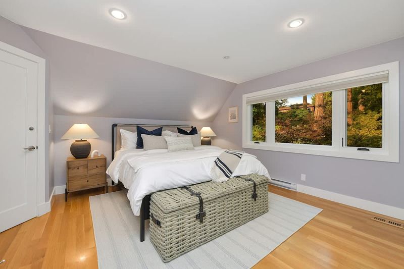 Second bedroom on the upper floor