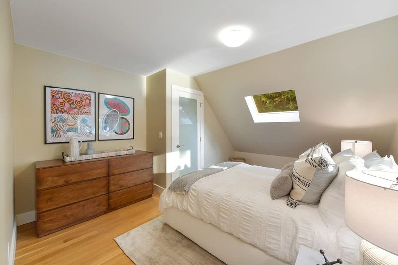 Fourth bedroom on the upper floor.