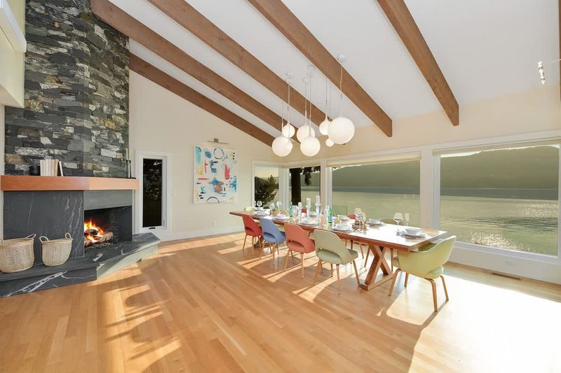 Open plan dining area with sweeping views.