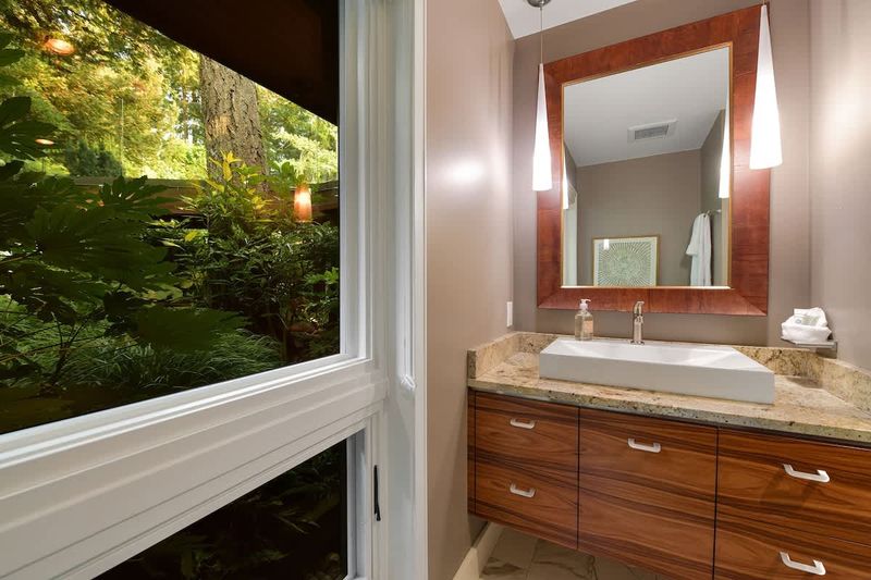 Main level full bathroom.