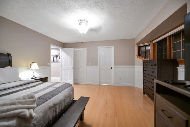 Spacious primary bedroom.