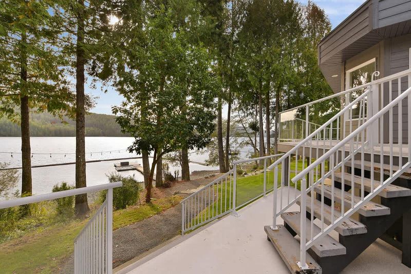 Lots of access to the lake from the house.