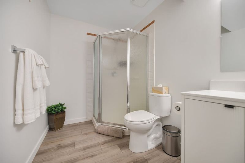 Ground level full bathroom 3