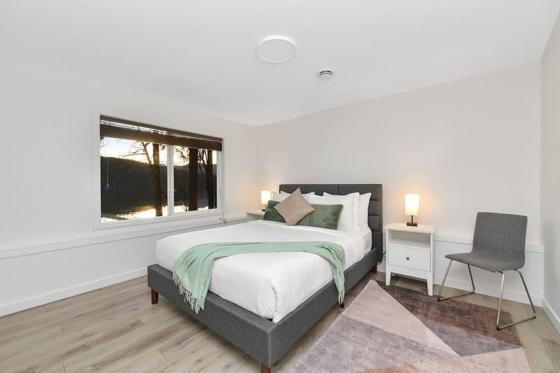 Ground Floor Queen Bedroom 3