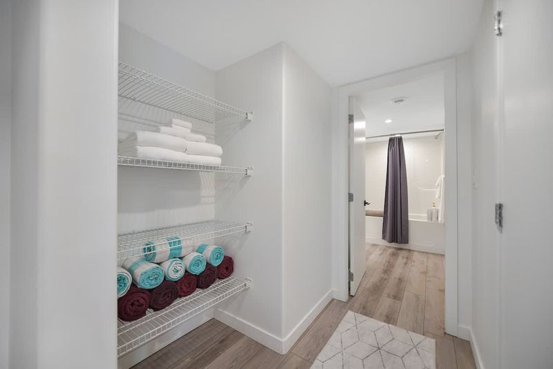 Ground level full bathroom 4