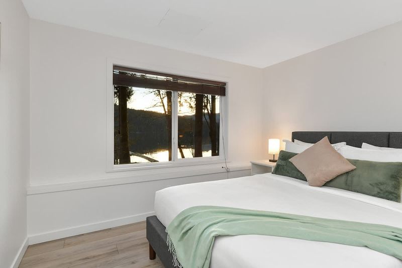 Ground Floor Queen Bedroom 3