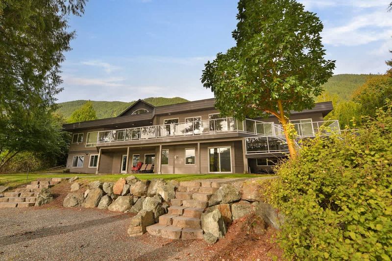 Large lakeside backyard.