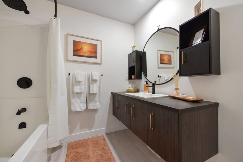 Master Ensuite Bathroom