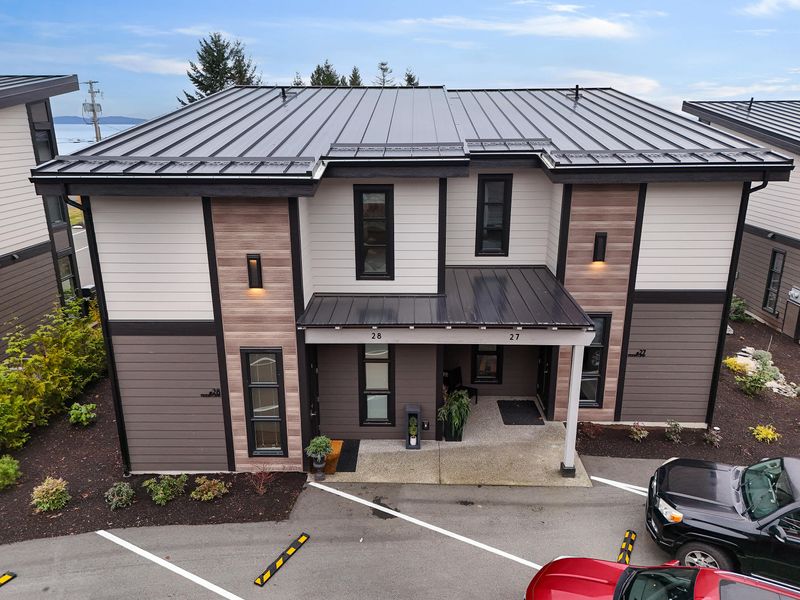Front of the property with View