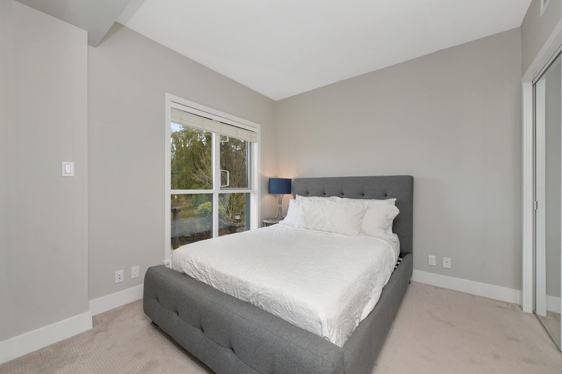 Second bedroom with double sized bed.