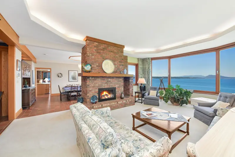 Main floor living room, View of dining area