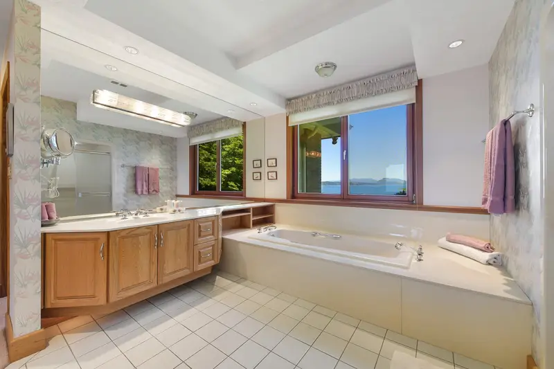 Primary Ensuite Bathroom