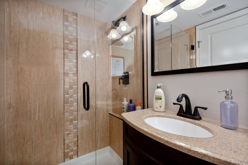 02b0443a 6a8d 445b b1a2 0bcf6eadf874 homerunner