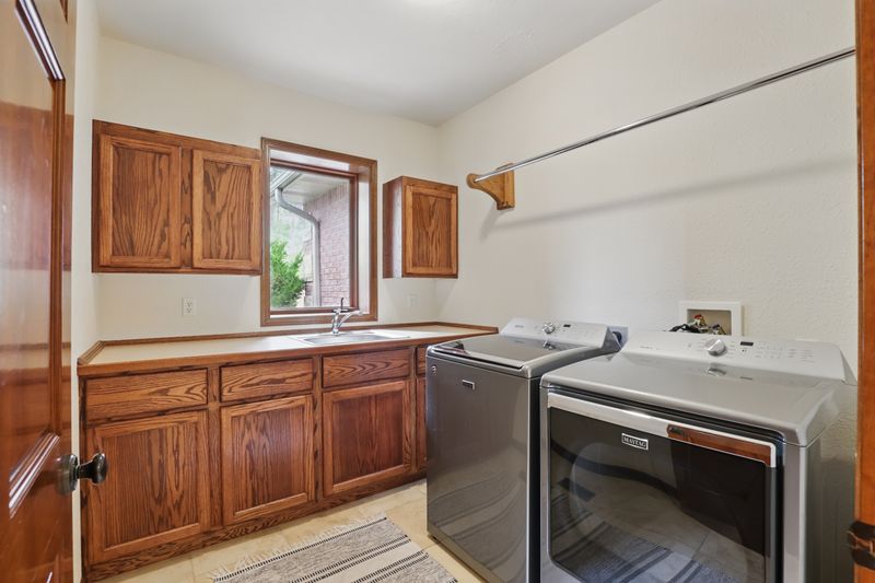 0cf1bf1a 3104 4594 8e32 4d5b188265cc homerunner